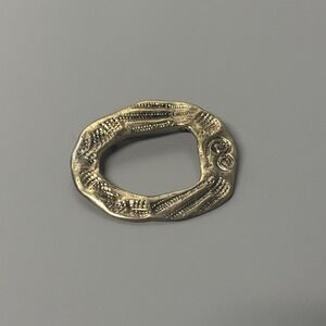 Gold Tone Abstract Oval Brooch Pin Textured Organic Swirl Design Rollover Clasp